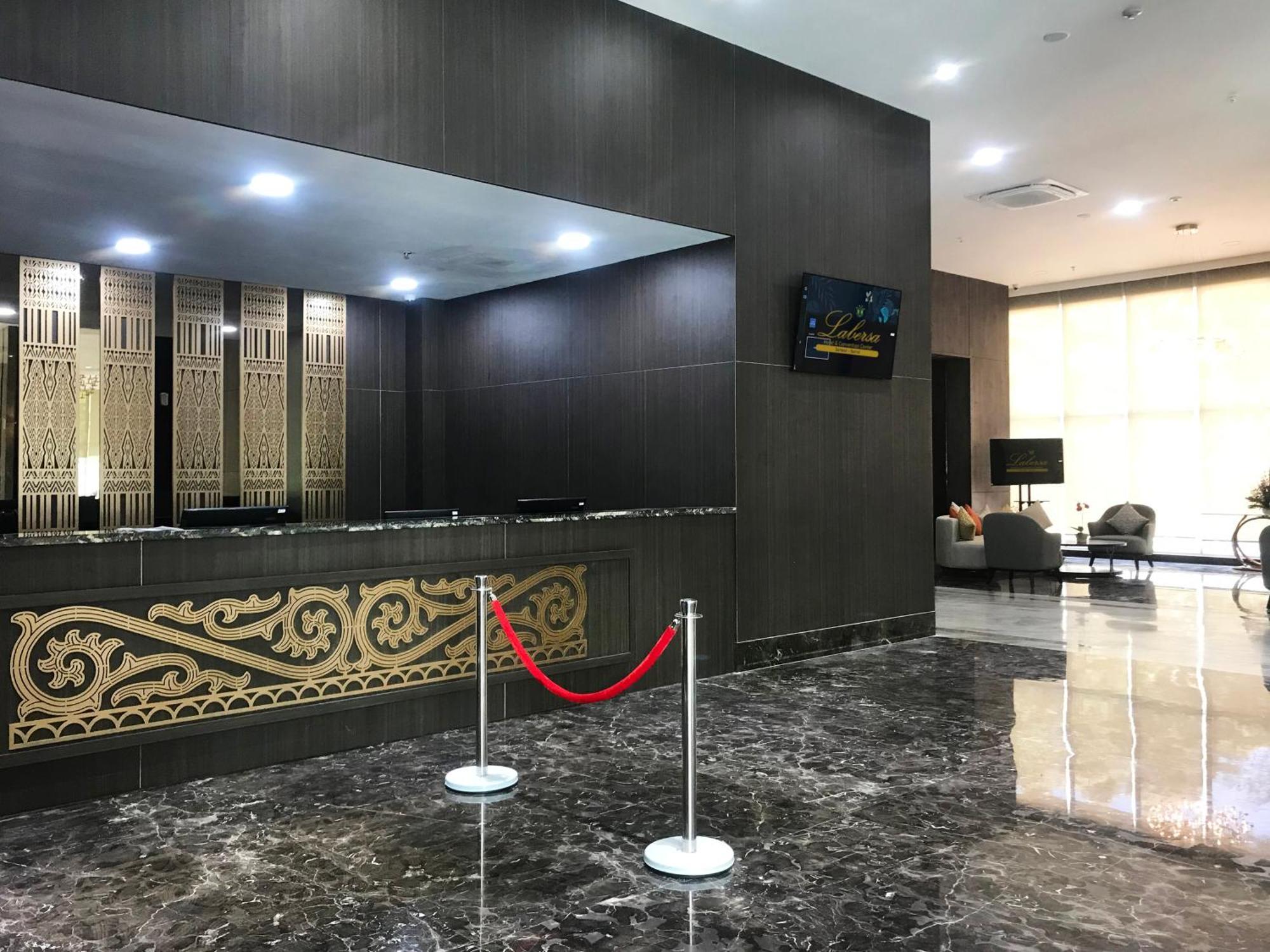 Sinapuran Labersa Hotel & Convention Center Samosir מראה חיצוני תמונה